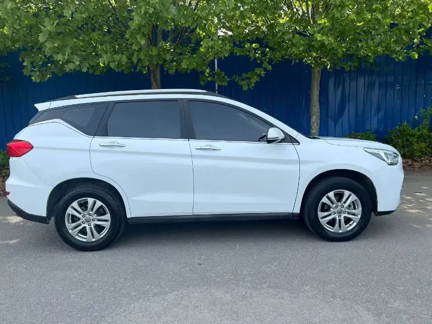 2019 Haval M6 1.5T 150HP L4 7DCT,autocango,china used car exporter,china ev exporter,chinese used car exporter,chinese used ev exporter