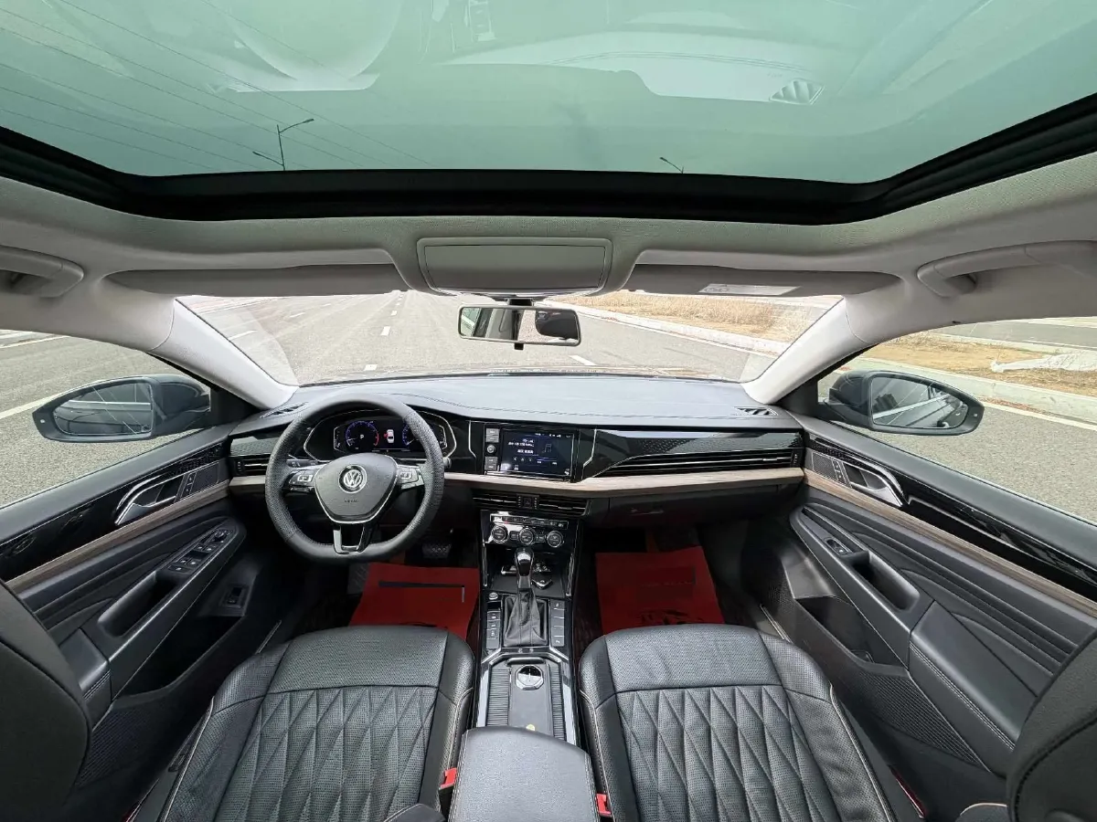 2019 Volvo V40 1.5T 152HP L4 6AT,autocango,china used car exporter,china ev exporter,chinese used car exporter,chinese used ev exporter