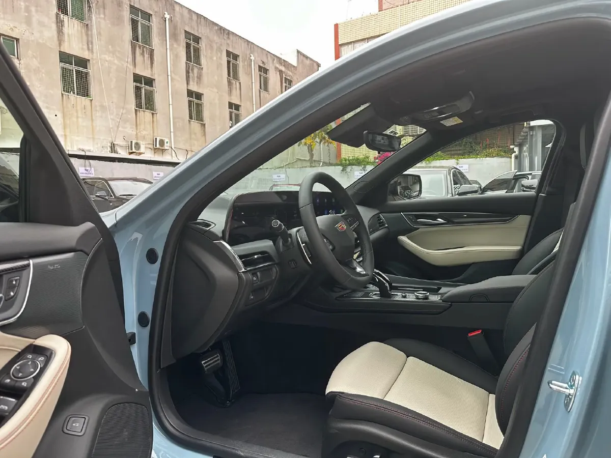 2025 Cadillac CT5 2.0T 237HP L4 10AT,autocango,china used car exporter,china ev exporter,chinese used car exporter,chinese used ev exporter