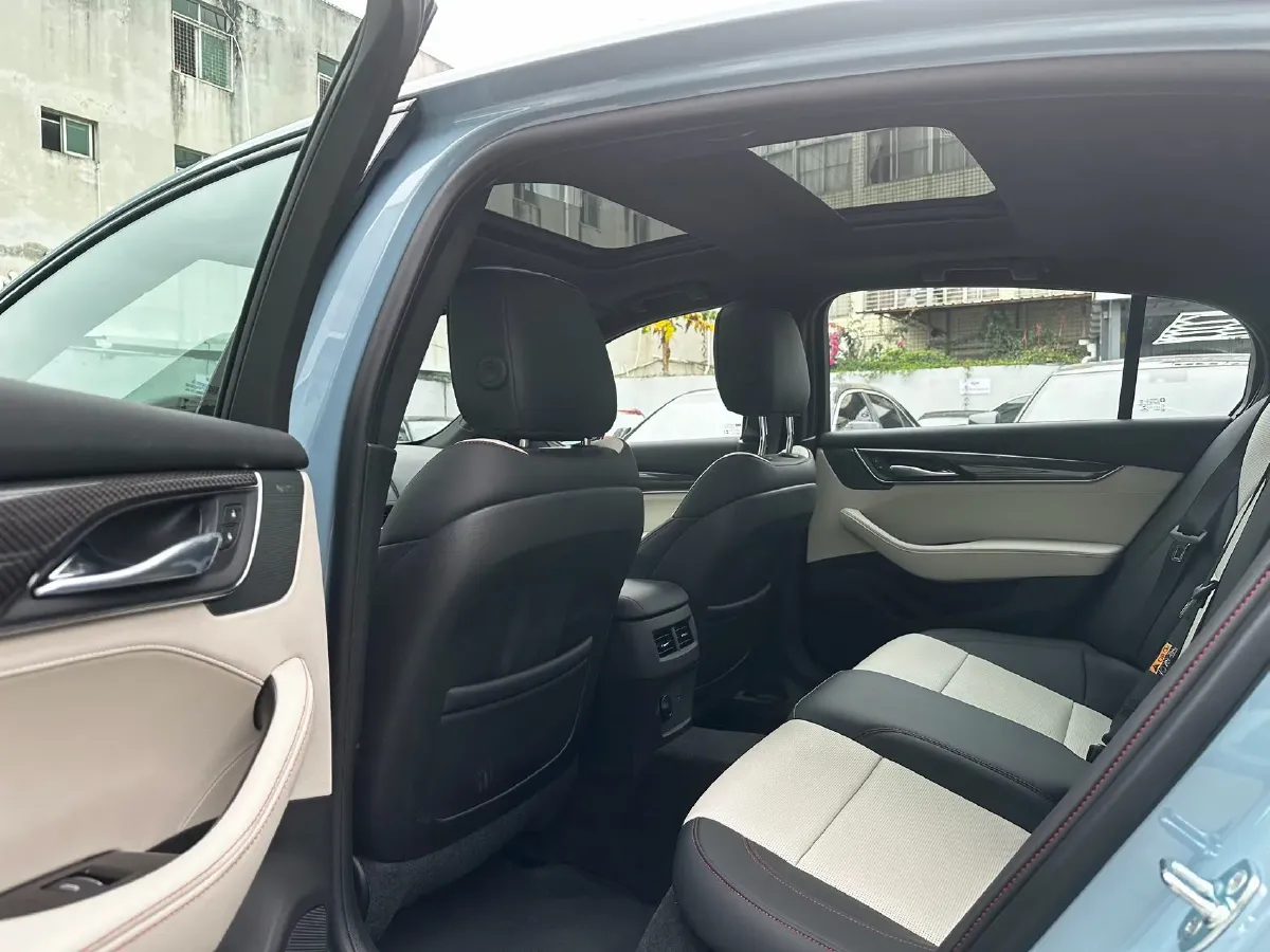 2025 Cadillac CT5 2.0T 237HP L4 10AT,autocango,china used car exporter,china ev exporter,chinese used car exporter,chinese used ev exporter