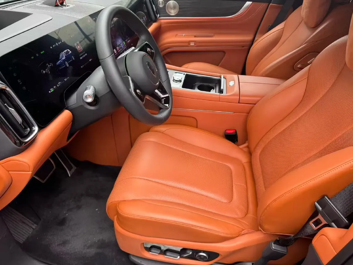 2025 AITO AITO M9 REEV 160HP REEV 52KWH,autocango,china used car exporter,china ev exporter,chinese used car exporter,chinese used ev exporter