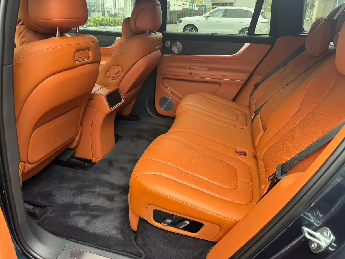 2025 AITO AITO M9 REEV 160HP REEV 52KWH,autocango,china used car exporter,china ev exporter,chinese used car exporter,chinese used ev exporter