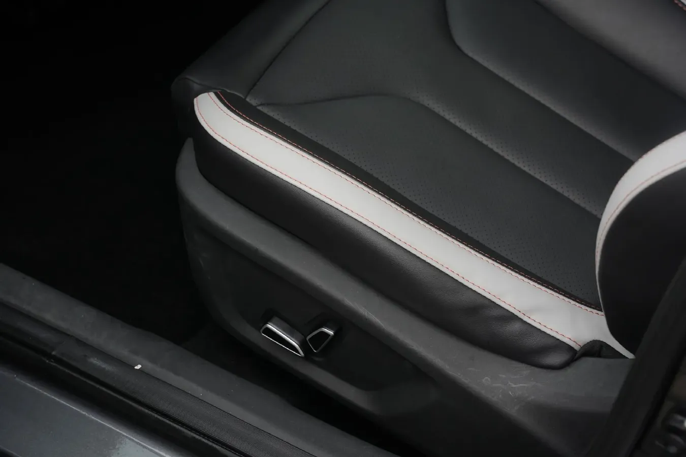 2023 ChangAn UNI-V 1.5T 188HP L4 7DCT,autocango,china used car exporter,china ev exporter,chinese used car exporter,chinese used ev exporter