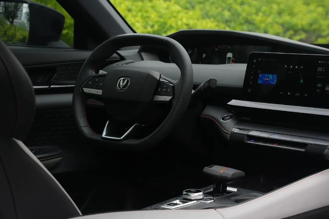 2023 ChangAn UNI-V 1.5T 188HP L4 7DCT,autocango,china used car exporter,china ev exporter,chinese used car exporter,chinese used ev exporter