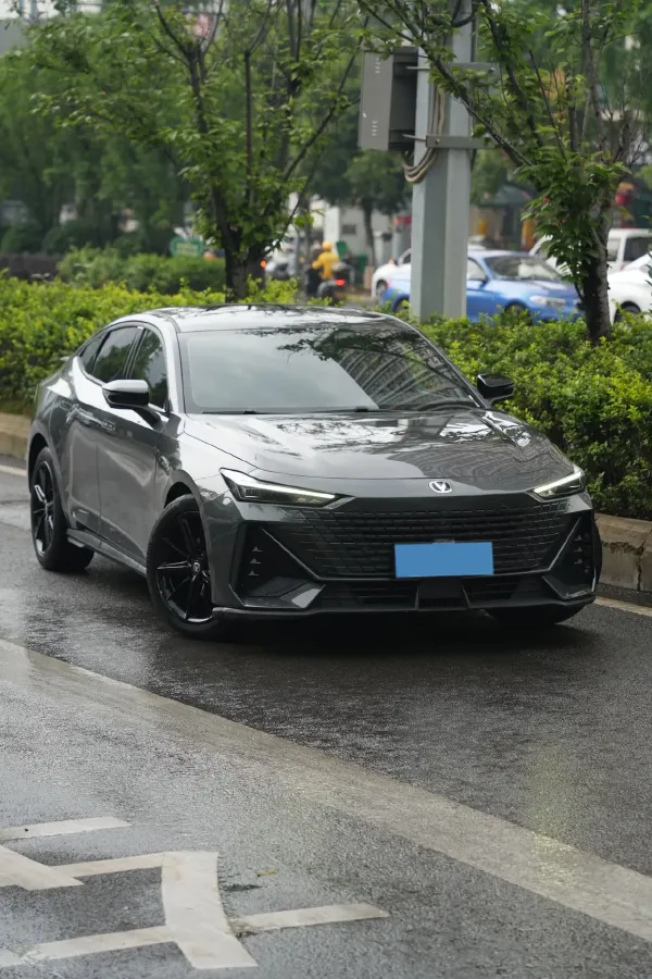 2023 ChangAn UNI-V 1.5T 188HP L4 7DCT,autocango,china used car exporter,china ev exporter,chinese used car exporter,chinese used ev exporter