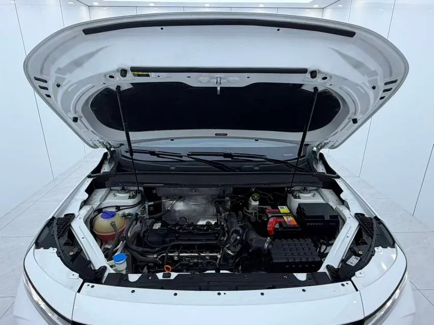 2022 Chevrolet Monza 1.5L 113HP L4 6AT,autocango,china used car exporter,china ev exporter,chinese used car exporter,chinese used ev exporter