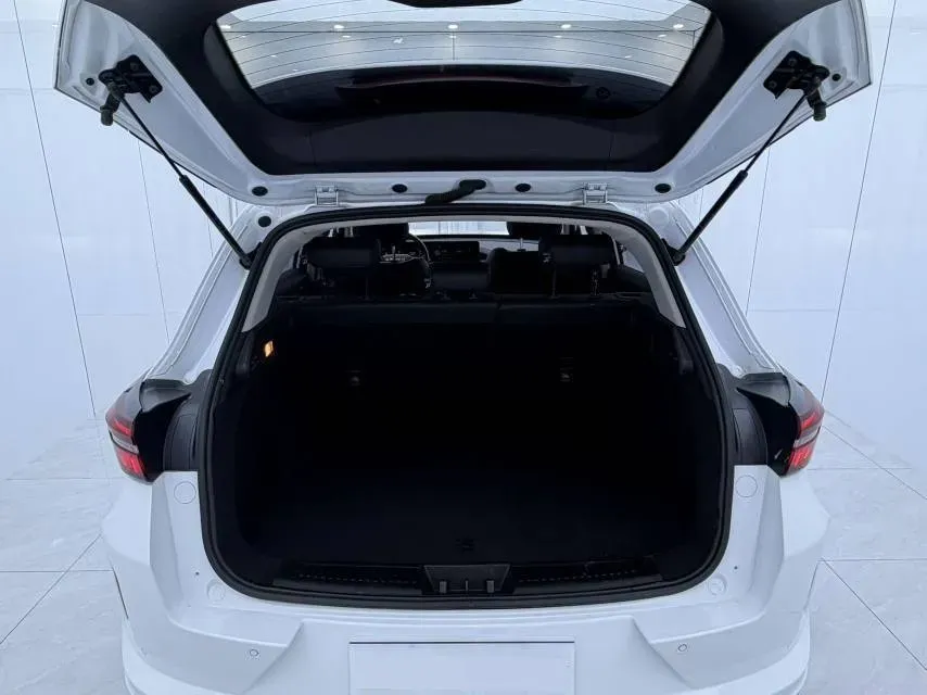 2022 Chevrolet Monza 1.5L 113HP L4 6AT,autocango,china used car exporter,china ev exporter,chinese used car exporter,chinese used ev exporter