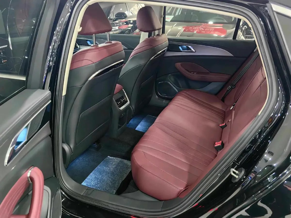 2023 HongQi H5 2.0T 224HP L4 8AT,autocango,china used car exporter,china ev exporter,chinese used car exporter,chinese used ev exporter