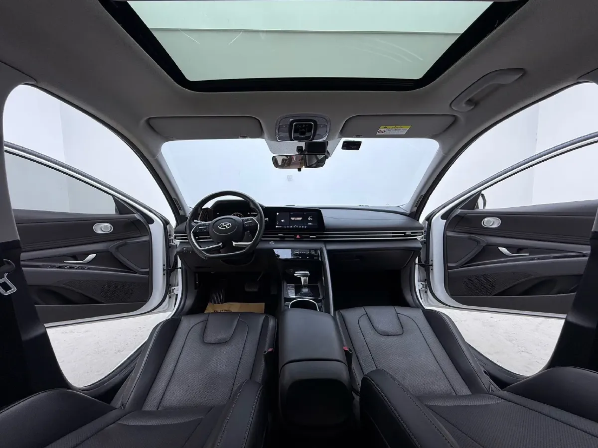 2021 Hyundai Elantra 1.5L 115HP L4 CVT,autocango,china used car exporter,china ev exporter,chinese used car exporter,chinese used ev exporter