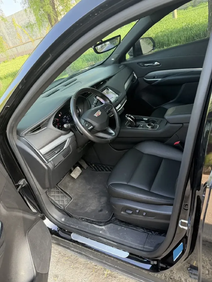 2020 Cadillac XT4 2.0T 241HP L4 9AT,autocango,china used car exporter,china ev exporter,chinese used car exporter,chinese used ev exporter