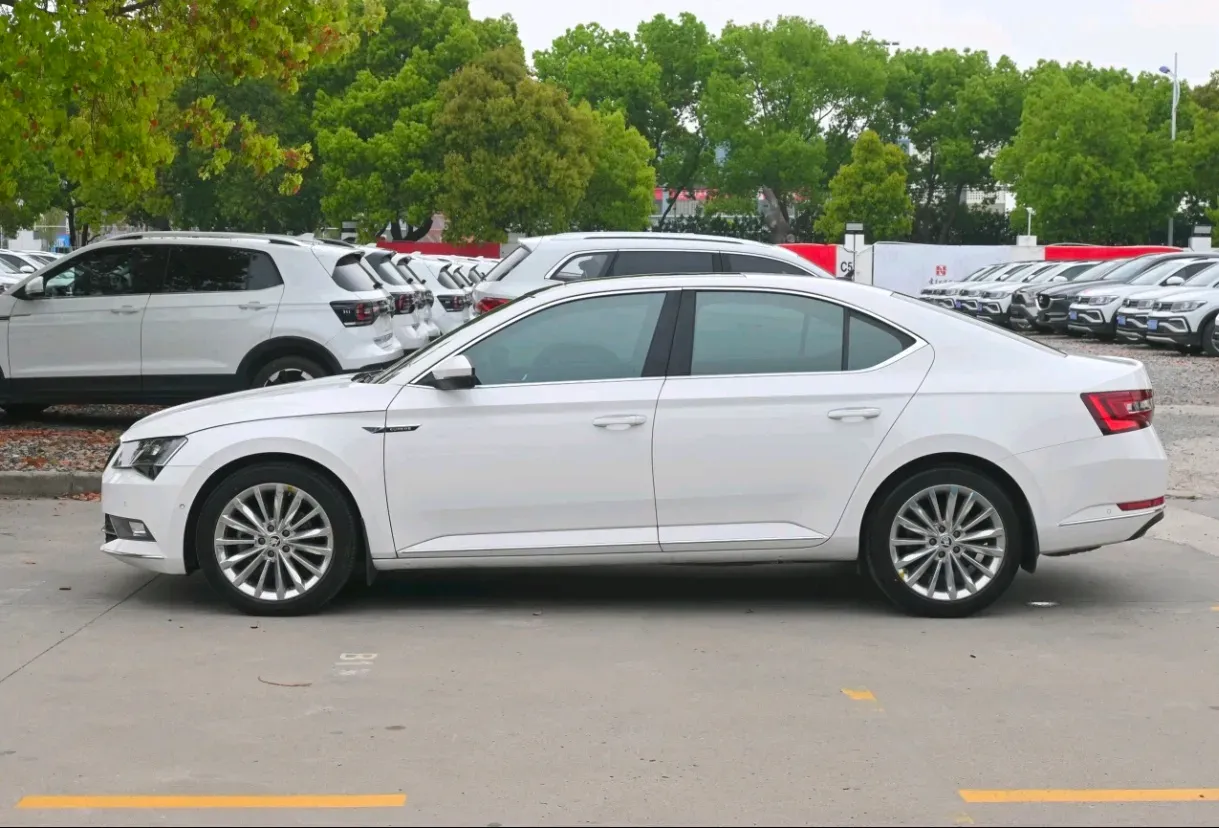 2018 Skoda Kodiak 1.8T 180HP L4 7DCT,autocango,china used car exporter,china ev exporter,chinese used car exporter,chinese used ev exporter