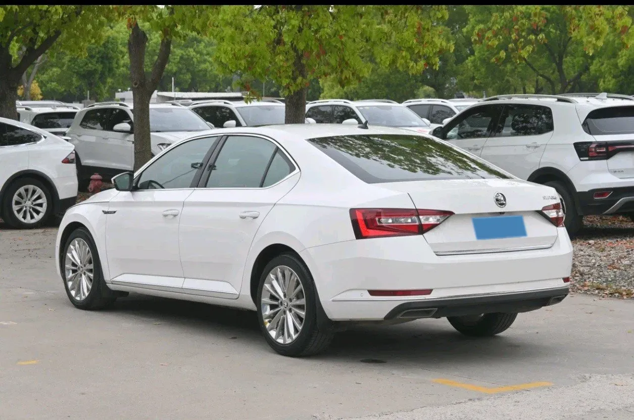 2018 Skoda Kodiak 1.8T 180HP L4 7DCT,autocango,china used car exporter,china ev exporter,chinese used car exporter,chinese used ev exporter