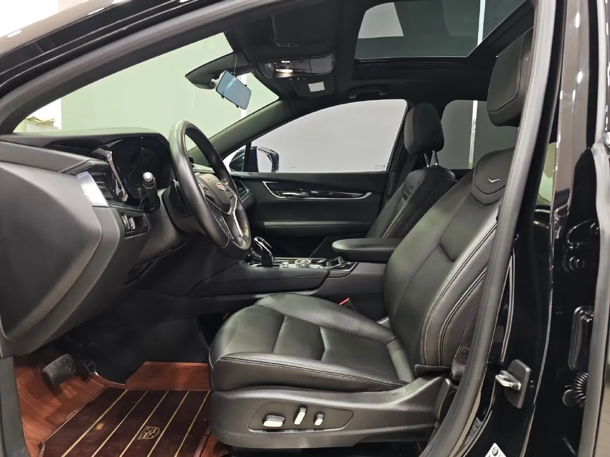 2024 Cadillac XT5 2.0T 237HP L4 9AT,autocango,china used car exporter,china ev exporter,chinese used car exporter,chinese used ev exporter