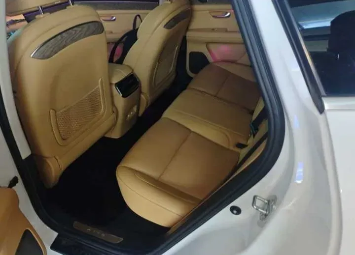 2022 Isuzu Mu-X 2.0T 220HP L4 8AT,autocango,china used car exporter,china ev exporter,chinese used car exporter,chinese used ev exporter