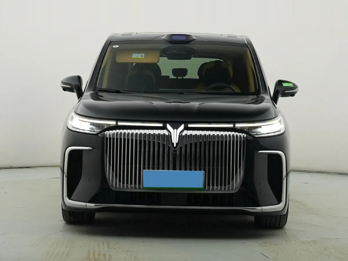 2025 Voyah Dream 1.5T 150HP L4 PHEV 41.7KWH,autocango,china used car exporter,china ev exporter,chinese used car exporter,chinese used ev exporter