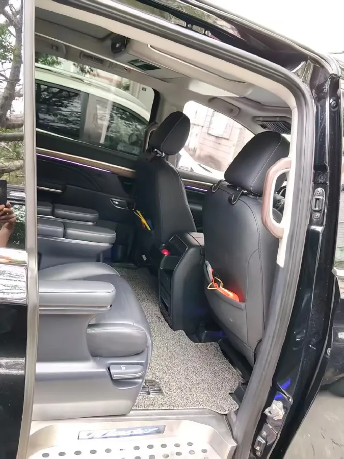 2021 GAC Trumpchi M8 2.0T 252HP L4 8AT,autocango,china used car exporter,china ev exporter,chinese used car exporter,chinese used ev exporter