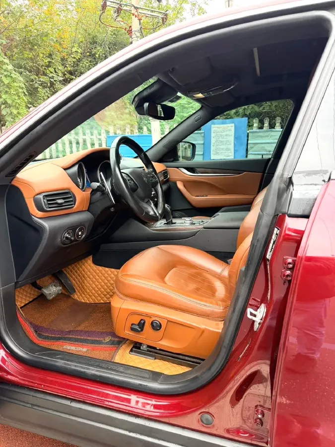 2016 Maserati Levante 3.0T 430HP V6 8AT,autocango,china used car exporter,china ev exporter,chinese used car exporter,chinese used ev exporter