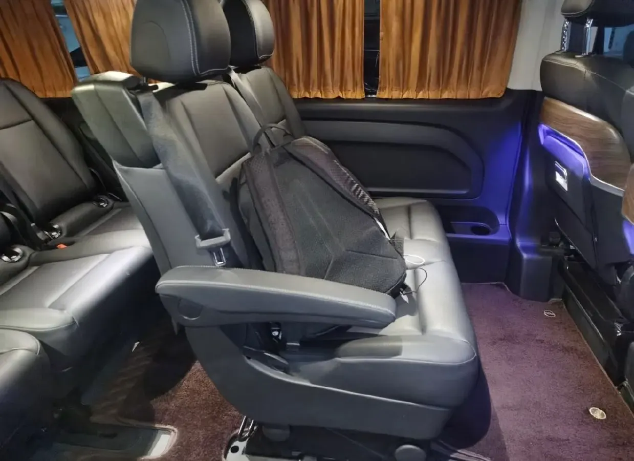 2021 Mercedes-Benz Vito 2.0T 211HP L4 9AT,autocango,china used car exporter,china ev exporter,chinese used car exporter,chinese used ev exporter