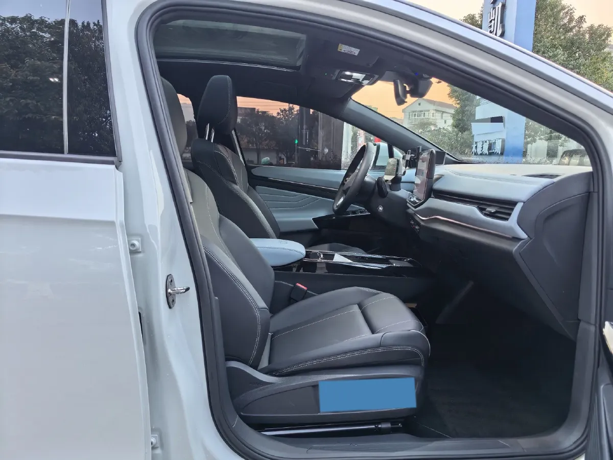 2025 Volkswagen ID.4 X BEV 52.8KWH,autocango,china used car exporter,china ev exporter,chinese used car exporter,chinese used ev exporter