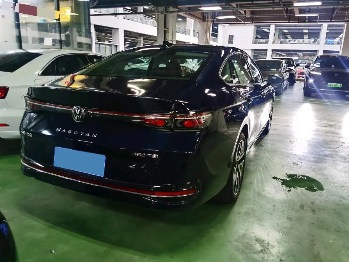 2024 Volkswagen Magotan 2.0T 220HP L4 7DCT,autocango,china used car exporter,china ev exporter,chinese used car exporter,chinese used ev exporter