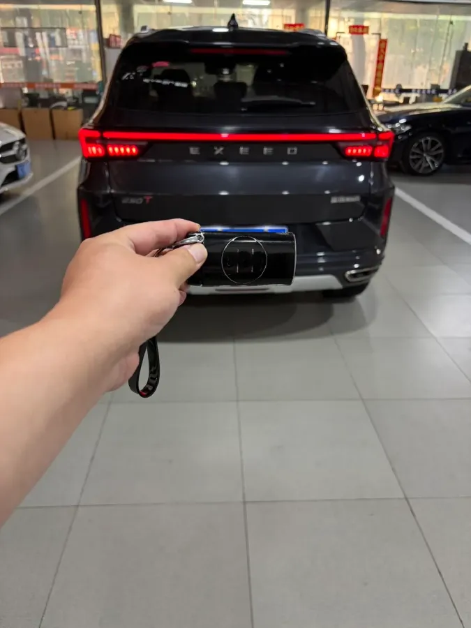 2022 ChangAn Oshan X7 Plus 1.5T 188HP L4 7DCT,autocango,china used car exporter,china ev exporter,chinese used car exporter,chinese used ev exporter