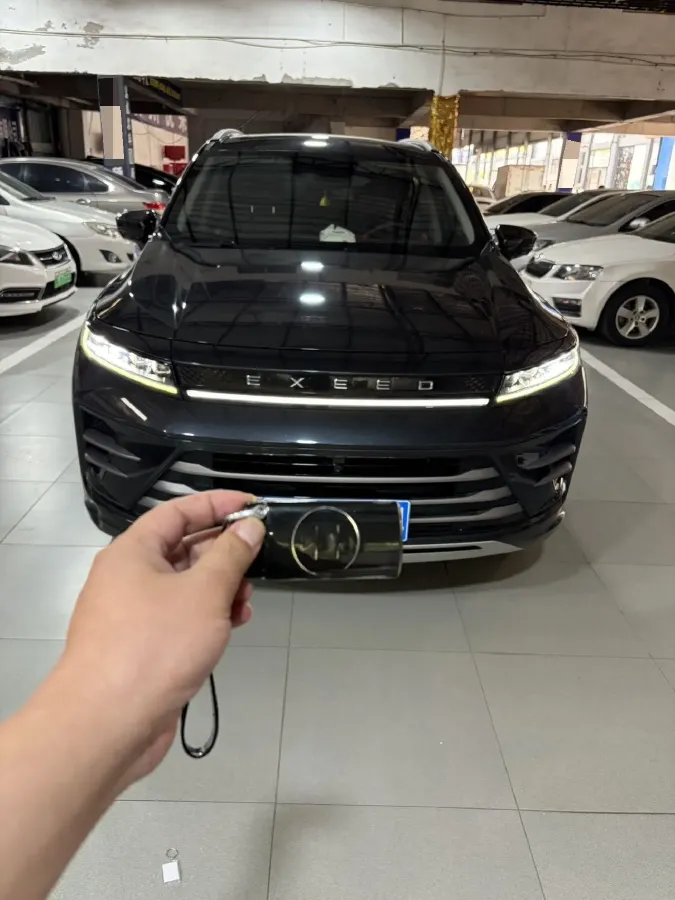 2022 ChangAn Oshan X7 Plus 1.5T 188HP L4 7DCT,autocango,china used car exporter,china ev exporter,chinese used car exporter,chinese used ev exporter