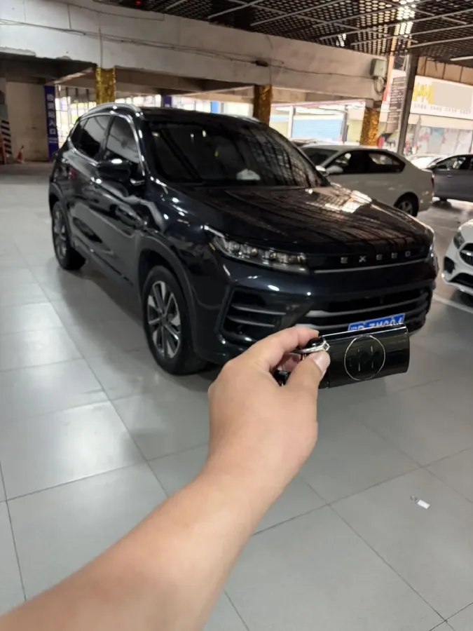 2022 ChangAn Oshan X7 Plus 1.5T 188HP L4 7DCT,autocango,china used car exporter,china ev exporter,chinese used car exporter,chinese used ev exporter