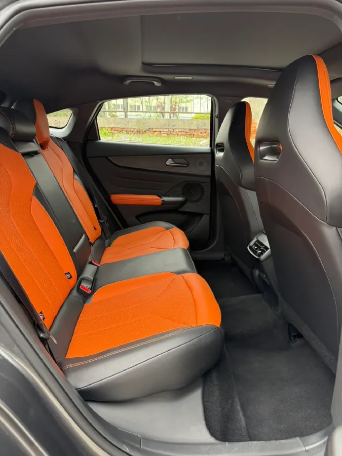 2025 ChangAn UNI-V 2.0T 245HP L4 8AT,autocango,china used car exporter,china ev exporter,chinese used car exporter,chinese used ev exporter