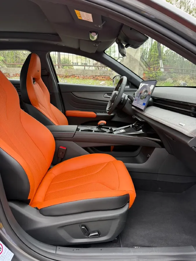 2025 ChangAn UNI-V 2.0T 245HP L4 8AT,autocango,china used car exporter,china ev exporter,chinese used car exporter,chinese used ev exporter