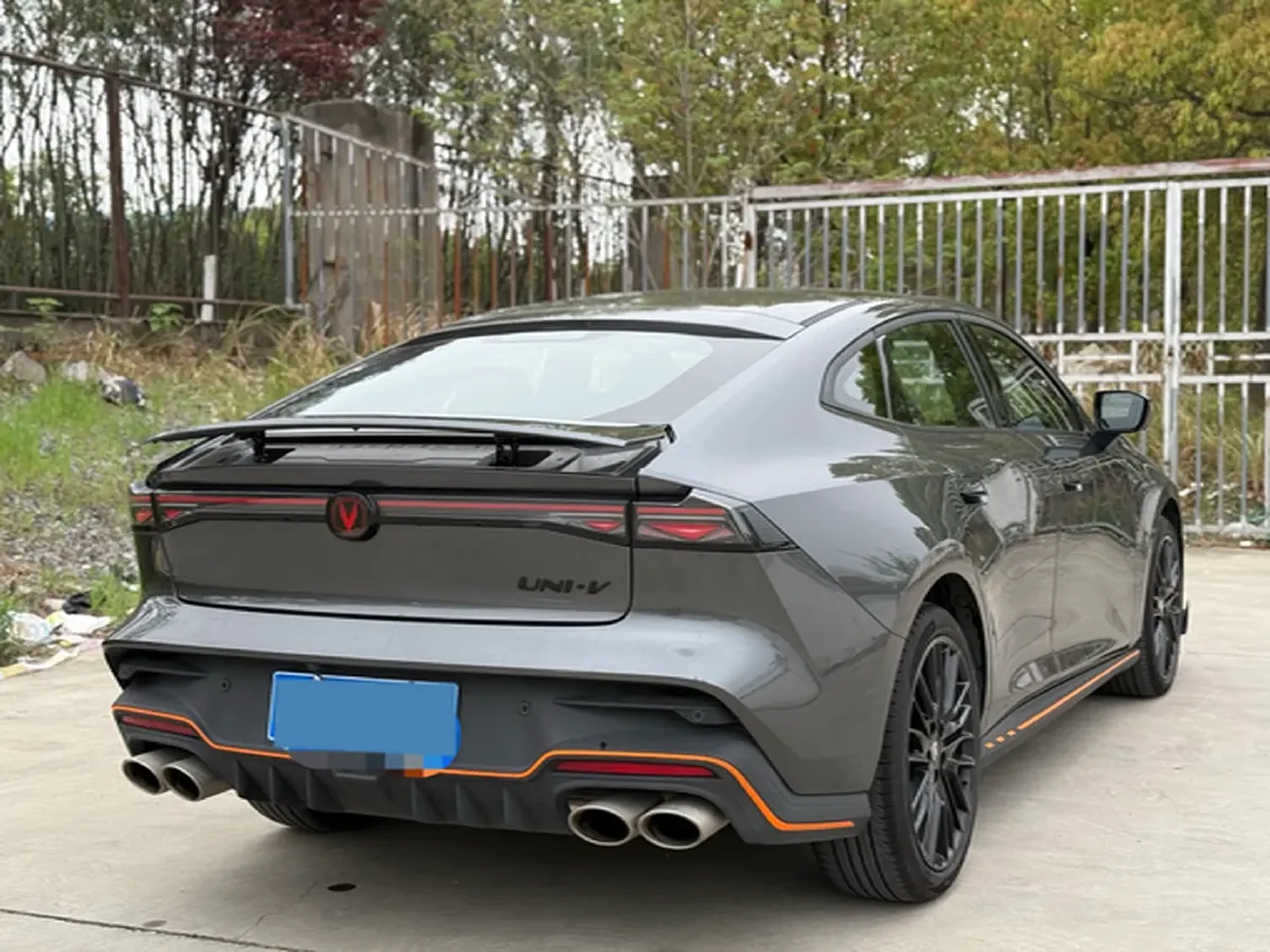 2025 ChangAn UNI-V 2.0T 245HP L4 8AT,autocango,china used car exporter,china ev exporter,chinese used car exporter,chinese used ev exporter