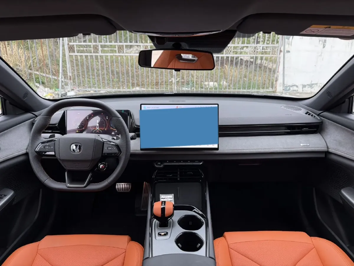 2025 ChangAn UNI-V 2.0T 245HP L4 8AT,autocango,china used car exporter,china ev exporter,chinese used car exporter,chinese used ev exporter