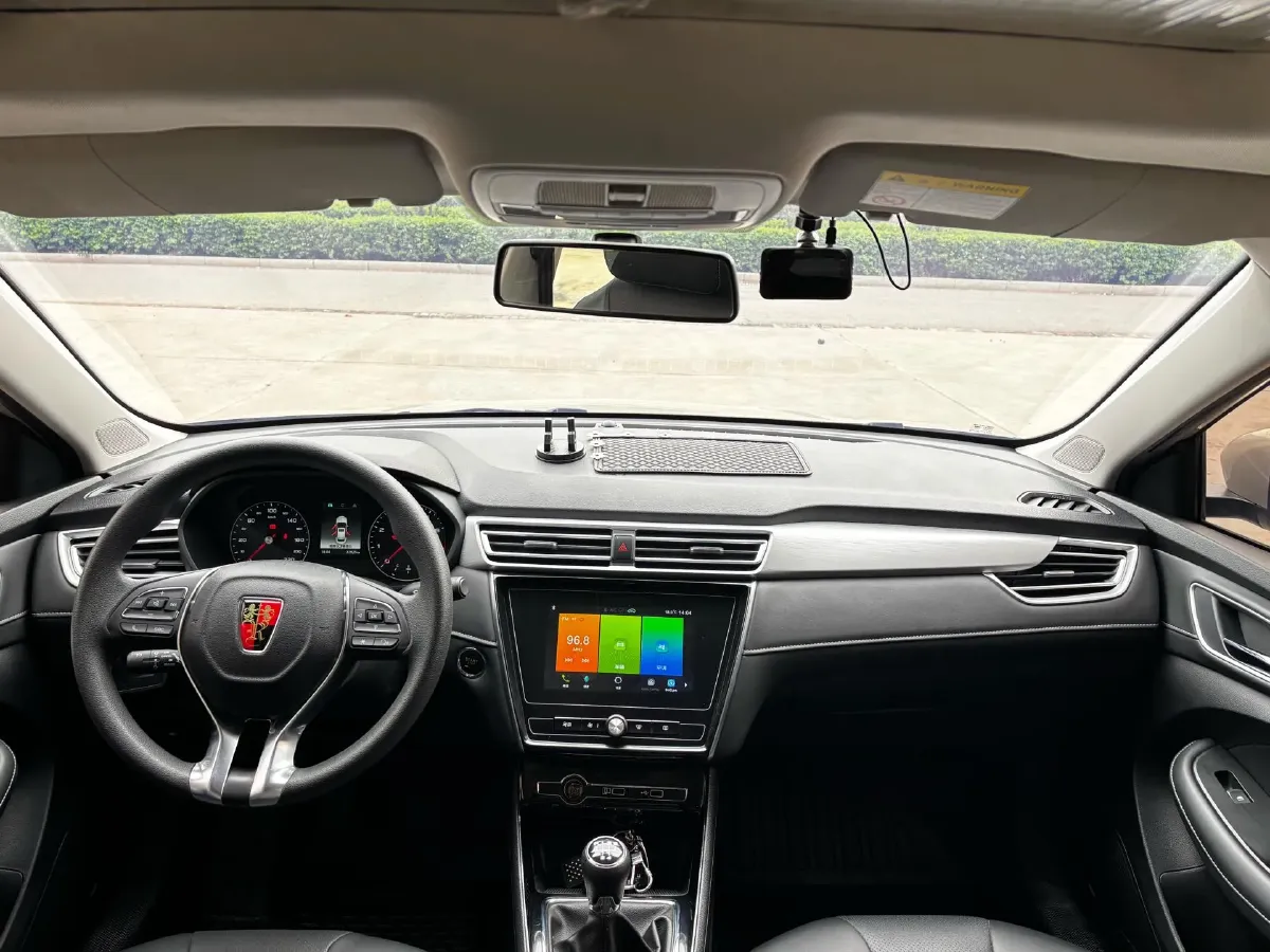 2020 Roewe i5 1.5L 120HP L4 5MT,autocango,china used car exporter,china ev exporter,chinese used car exporter,chinese used ev exporter