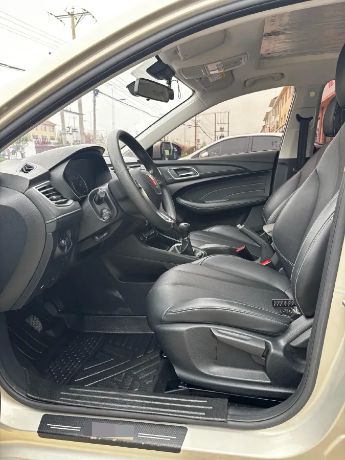 2020 Roewe i5 1.5L 120HP L4 5MT,autocango,china used car exporter,china ev exporter,chinese used car exporter,chinese used ev exporter