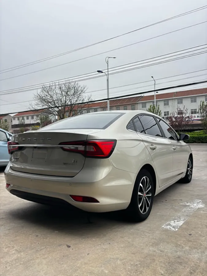 2020 Roewe i5 1.5L 120HP L4 5MT,autocango,china used car exporter,china ev exporter,chinese used car exporter,chinese used ev exporter