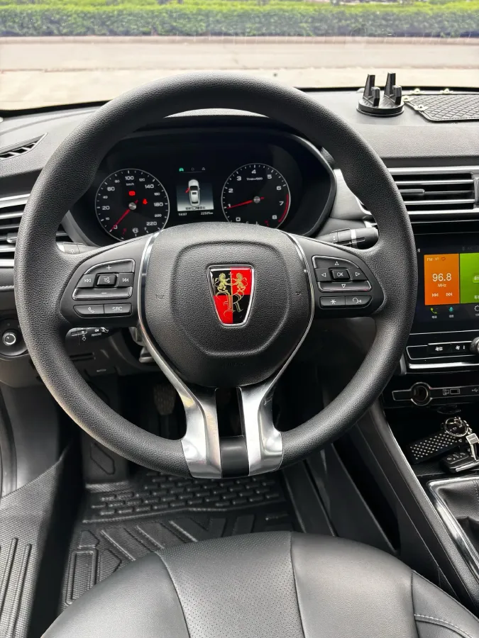 2020 Roewe i5 1.5L 120HP L4 5MT,autocango,china used car exporter,china ev exporter,chinese used car exporter,chinese used ev exporter