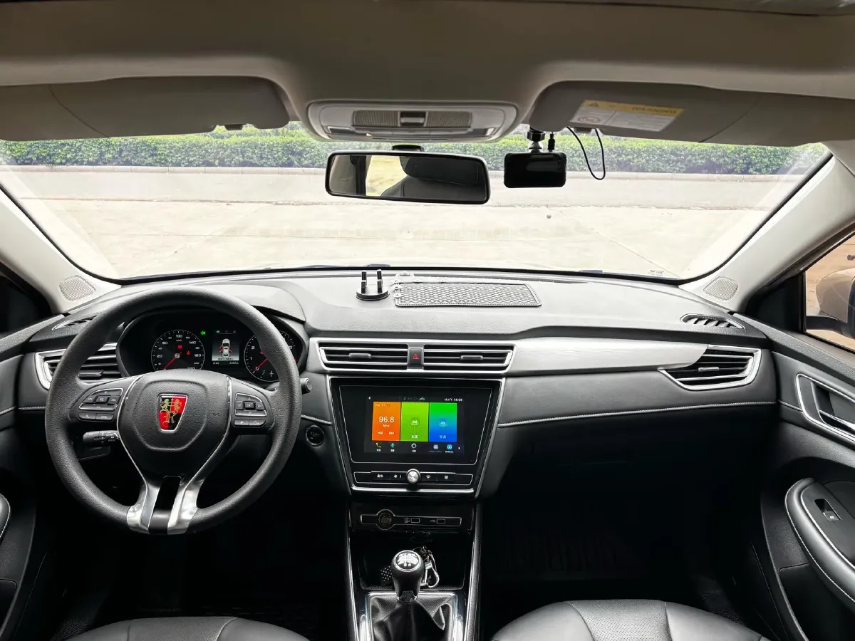 2020 Roewe i5 1.5L 120HP L4 5MT,autocango,china used car exporter,china ev exporter,chinese used car exporter,chinese used ev exporter