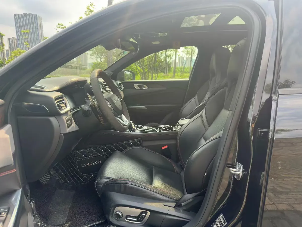 2018 Toyota C-HR 2.0L 171HP L4 CVT,autocango,china used car exporter,china ev exporter,chinese used car exporter,chinese used ev exporter