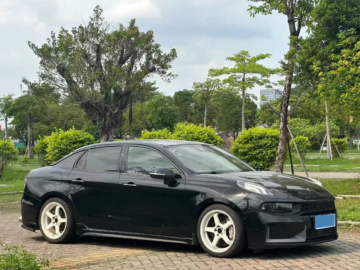 2018 Toyota C-HR 2.0L 171HP L4 CVT,autocango,china used car exporter,china ev exporter,chinese used car exporter,chinese used ev exporter