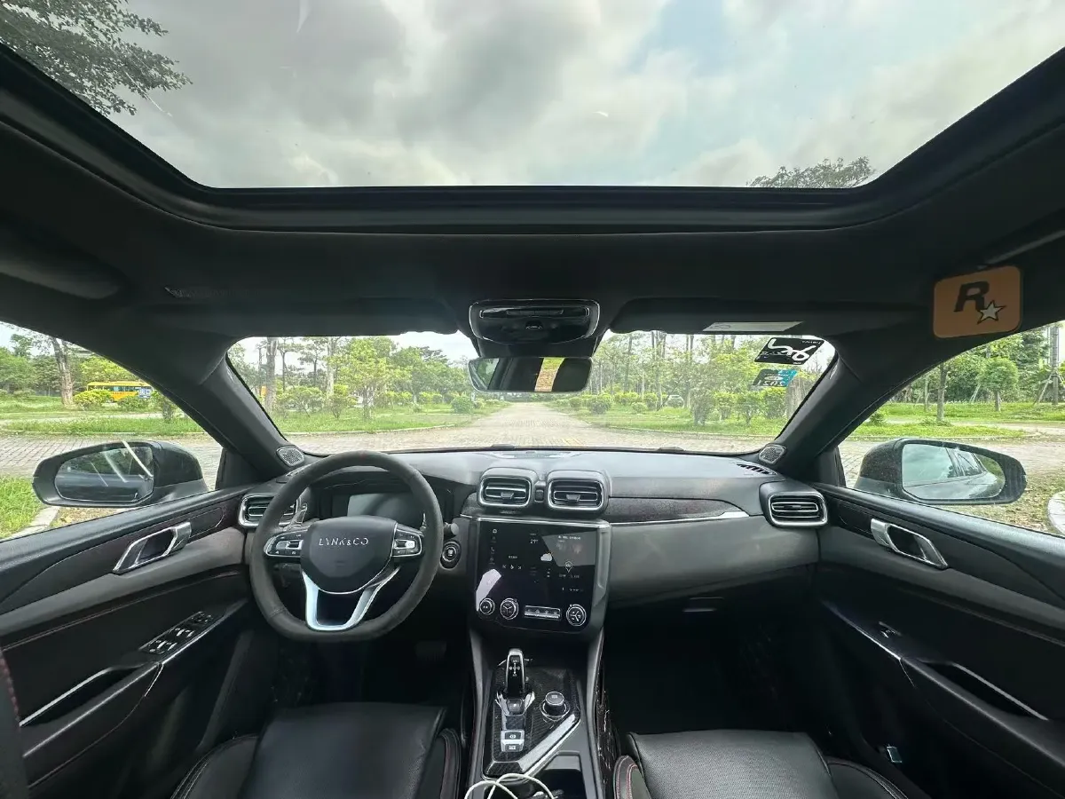 2018 Toyota C-HR 2.0L 171HP L4 CVT,autocango,china used car exporter,china ev exporter,chinese used car exporter,chinese used ev exporter