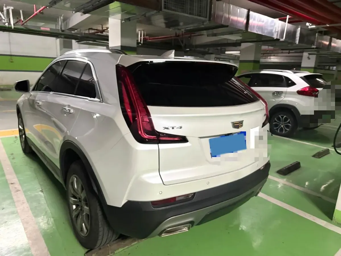 2022 Cadillac XT4 2.0T 237HP L4 9AT,autocango,china used car exporter,china ev exporter,chinese used car exporter,chinese used ev exporter