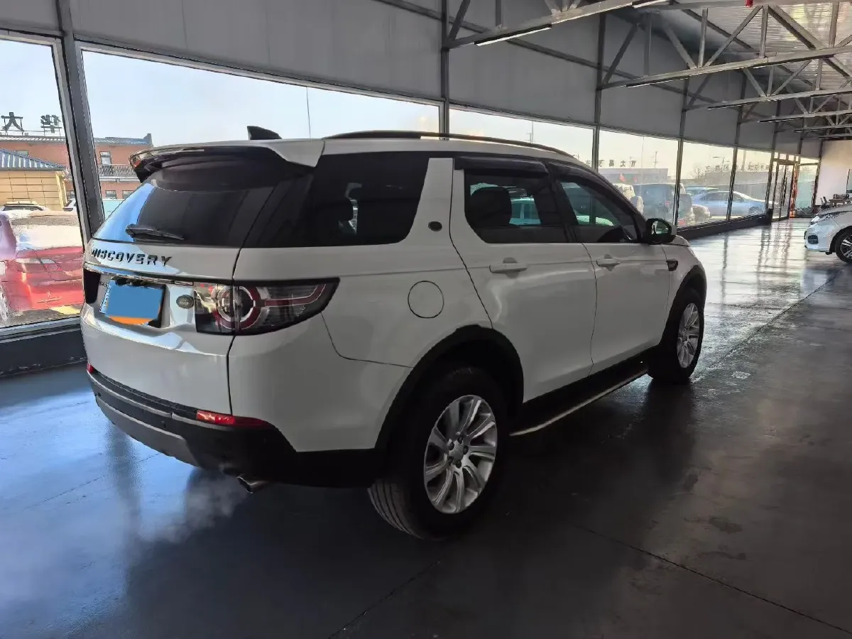 2018 Land Rover Discovery Sport 2.0T 241HP L4 9AT,autocango,china used car exporter,china ev exporter,chinese used car exporter,chinese used ev exporter
