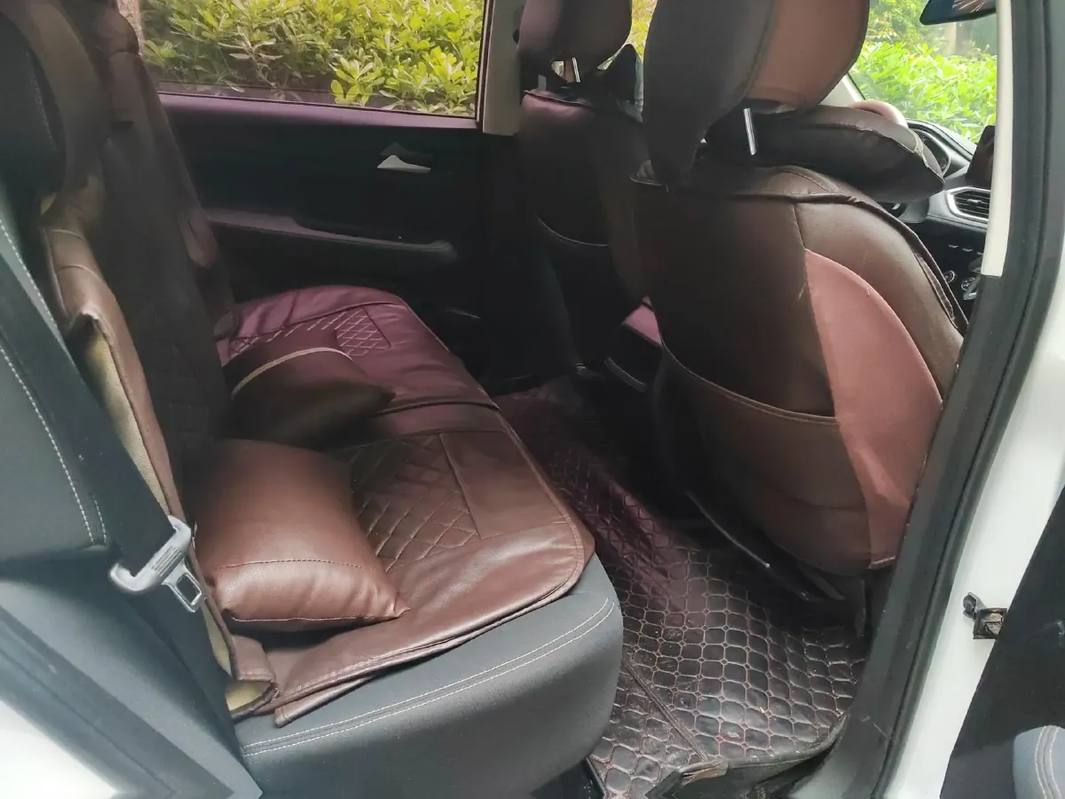 2018 BaoJun 530 1.5T 150HP L4 6MT,autocango,china used car exporter,china ev exporter,chinese used car exporter,chinese used ev exporter