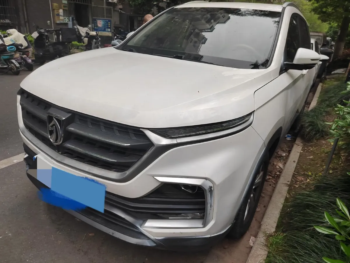 2018 BaoJun 530 1.5T 150HP L4 6MT,autocango,china used car exporter,china ev exporter,chinese used car exporter,chinese used ev exporter