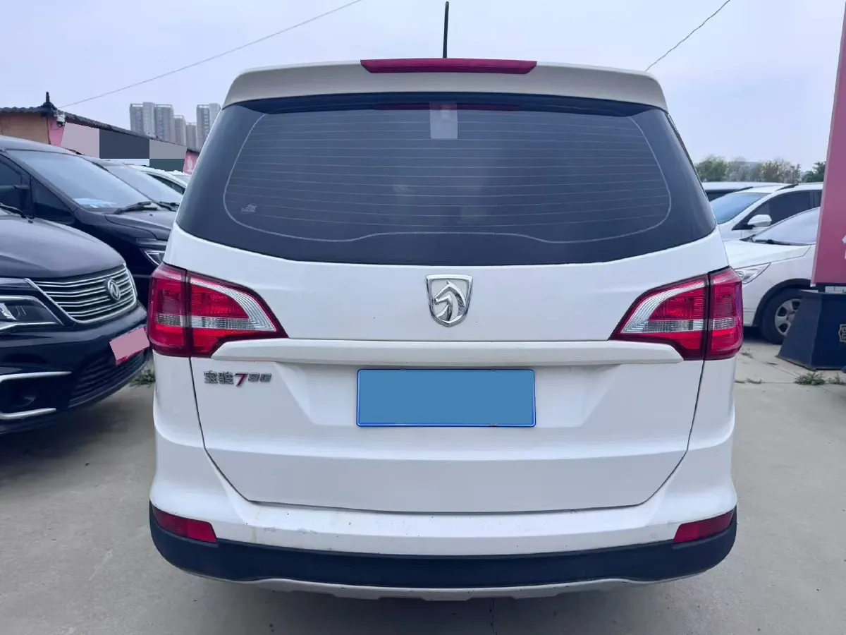 2016 BaoJun 730 1.5L 112HP L4 5MT,autocango,china used car exporter,china ev exporter,chinese used car exporter,chinese used ev exporter