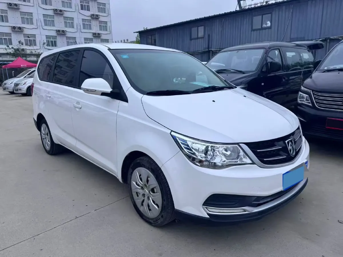 2016 BaoJun 730 1.5L 112HP L4 5MT,autocango,china used car exporter,china ev exporter,chinese used car exporter,chinese used ev exporter