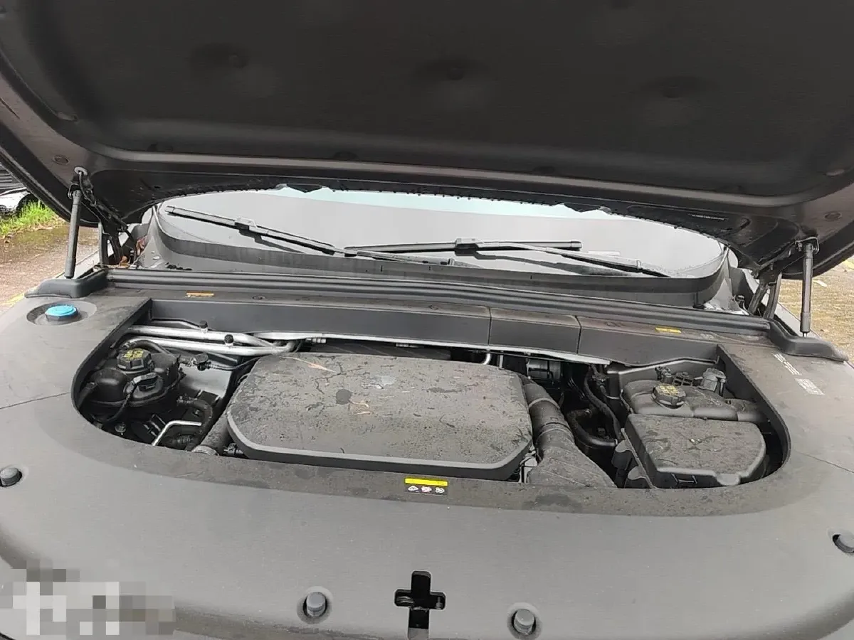 2024 Li L6 Range Extended 154HP L4 REEV 36.8KWH,autocango,china used car exporter,china ev exporter,chinese used car exporter,chinese used ev exporter