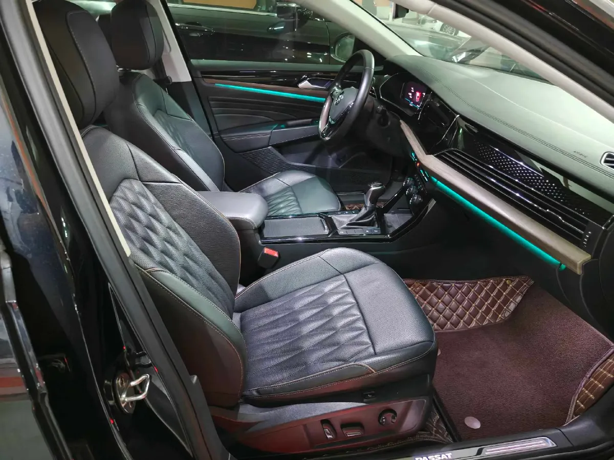 2019 Volkswagen Passat 2.0T 220HP L4 7DCT,autocango,china used car exporter,china ev exporter,chinese used car exporter,chinese used ev exporter