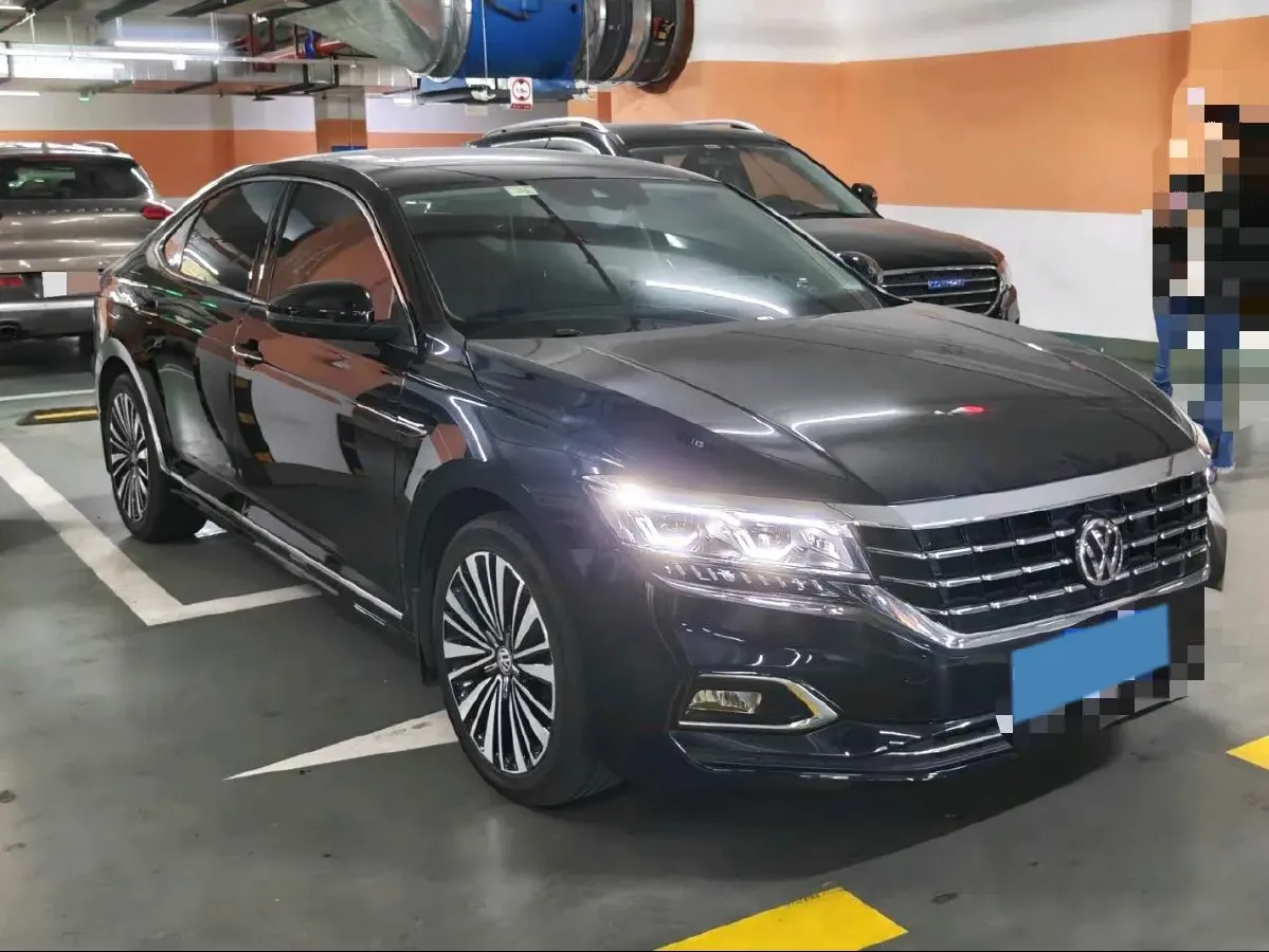 2019 Volkswagen Passat 2.0T 220HP L4 7DCT,autocango,china used car exporter,china ev exporter,chinese used car exporter,chinese used ev exporter