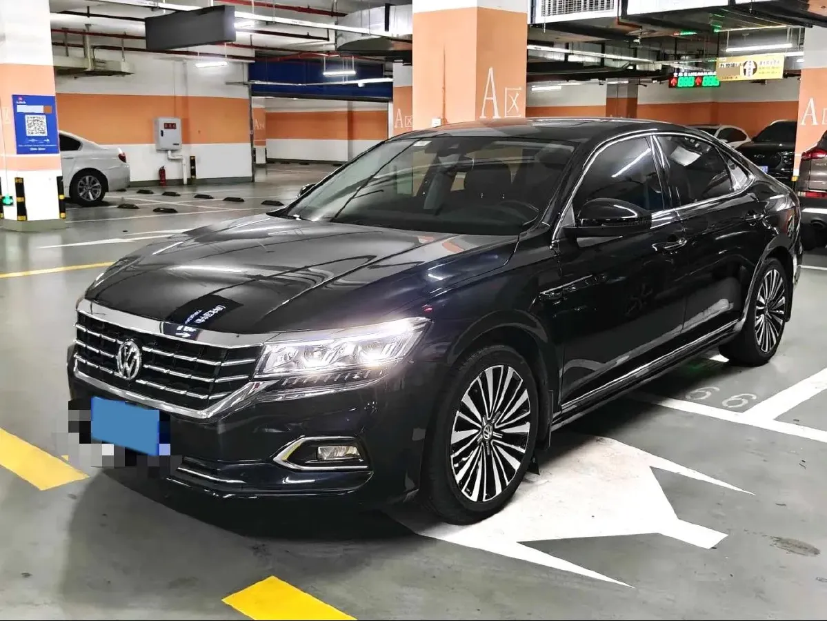 2019 Volkswagen Passat 2.0T 220HP L4 7DCT,autocango,china used car exporter,china ev exporter,chinese used car exporter,chinese used ev exporter