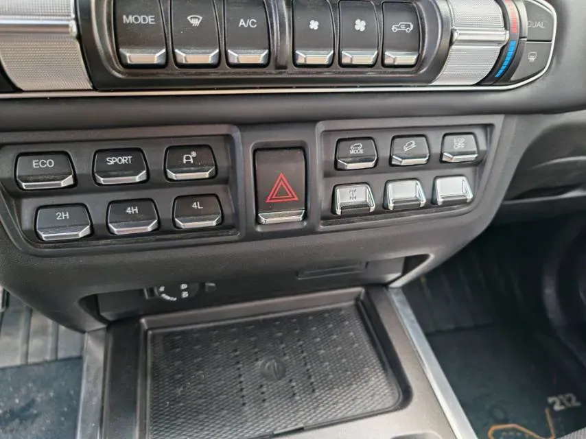 2024 212 212 T01 2.0T 252HP L4 8AT,autocango,china used car exporter,china ev exporter,chinese used car exporter,chinese used ev exporter